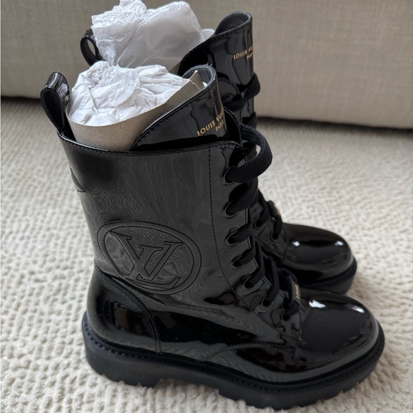 Louis Vuitton Territory Flat Ranger Boots - Picture 10 of 12